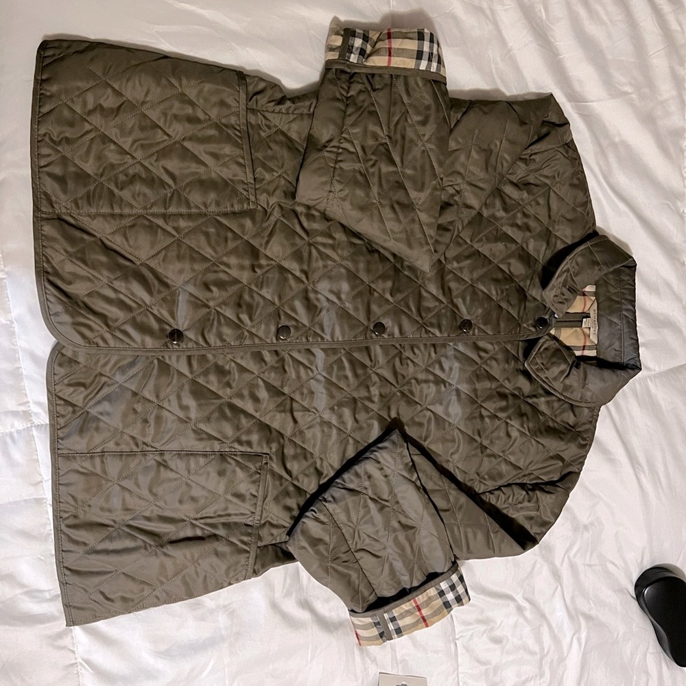 Authentic 💗🎉🍾 Burberry quilted Jacket